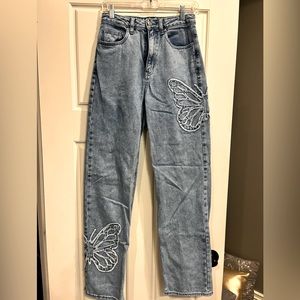 Women’s PacSun size 26 90’s Boyfriend jeans with butterfly design